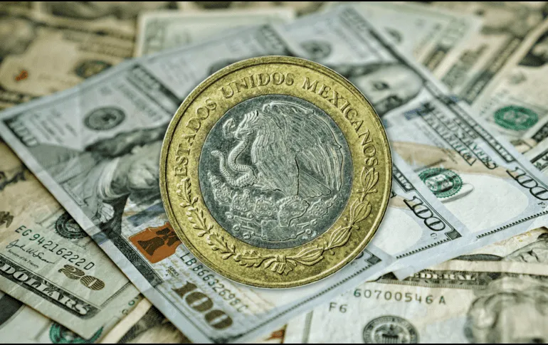 10 pesos Peso mexicano frena racha negativa ante el dólar por feriado de Juneteenth y tensiones globales