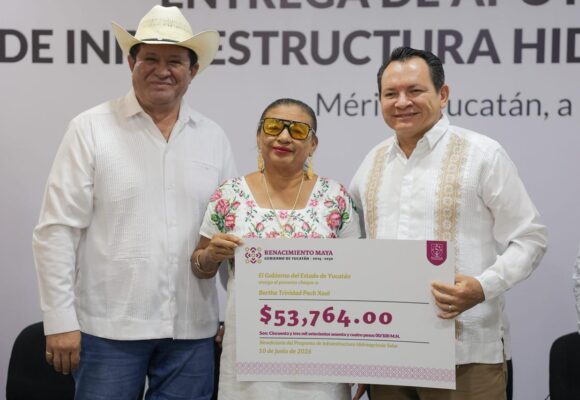 Entrega Gobernador Joaquín Díaz Mena apoyos para impulsar el campo y la educación
