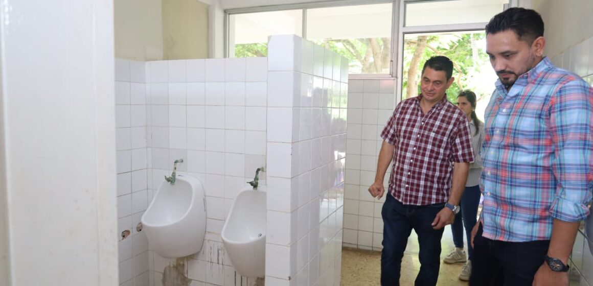 Mejoran infraestructura, equipamiento y espacios educativos en planteles del Cecytey