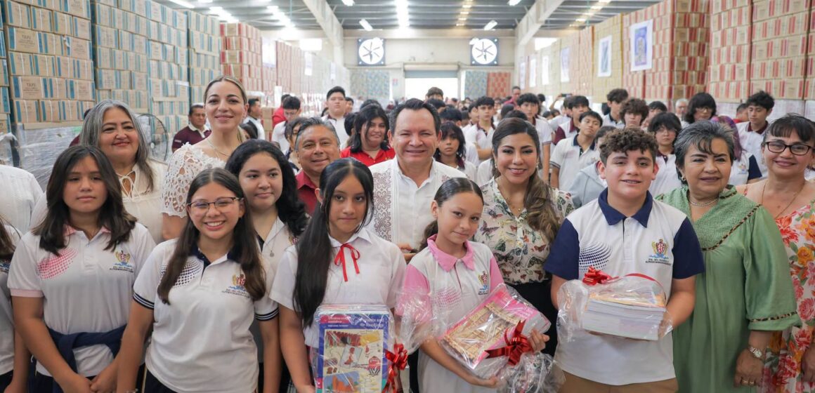 Joaquín Díaz Mena arranca la distribución de 2.7 millones de libros de texto gratuitos en Yucatán