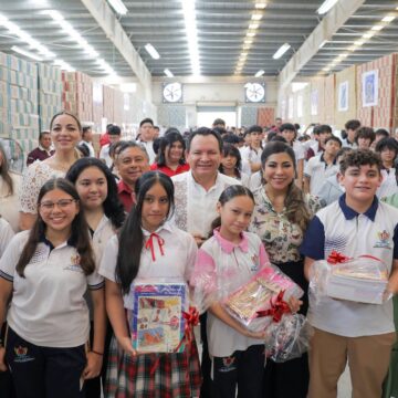 FB_IMG_1782095051552 Joaquín Díaz Mena arranca la distribución de 2.7 millones de libros de texto gratuitos en Yucatán