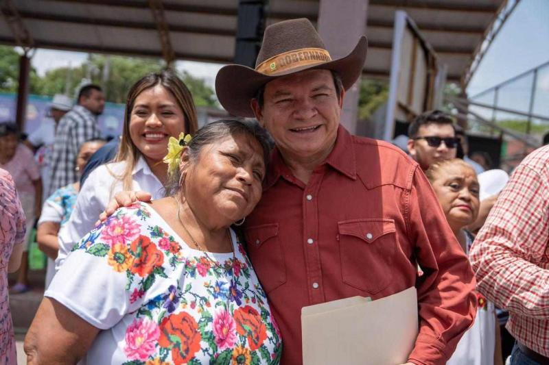 Hoctún (2) Renacimiento Maya cumple al campo yucateco con 116 mdp en ganadería, apicultura y caminos rurales