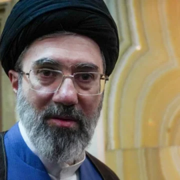 Ir{an Mojtaba Jamenei asegura que Trump firmó acuerdo con Irán “por desesperación”