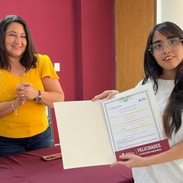 Más de 800 personas concluyen la primaria con apoyo del Ieaey