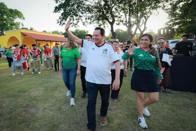Mujeres DIF (3) Gobernador Joaquín Díaz Mena impulsa fútbol femenil con la Copa de Mujeres DIF