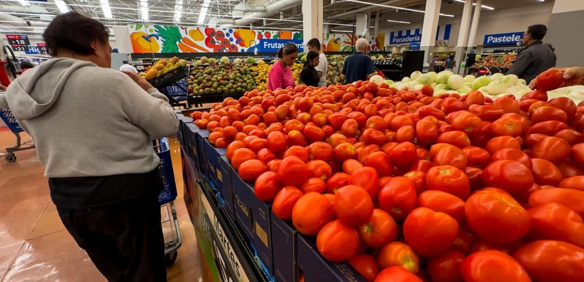 jitomate INEGI: Costo de la canasta básica supera la inflación general en mayo