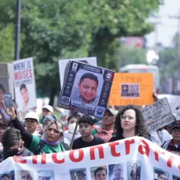 madresbusc Madres buscadoras protestan en el Estadio Ciudad de México durante inauguración del Mundial