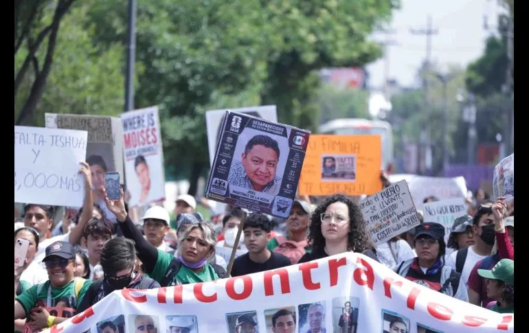 madresbusc Madres buscadoras protestan en el Estadio Ciudad de México durante inauguración del Mundial