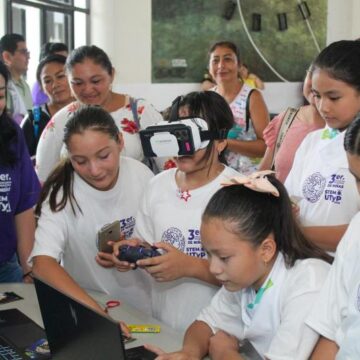 UTM acerca la ciencia y la tecnología a 90 niñas de Yucatán con encuentro STEM