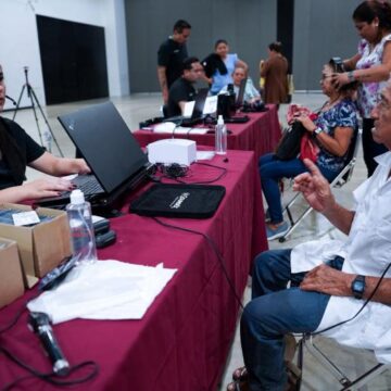 Aparatos-auditivos (1) DIF Yucatán entrega aparatos auditivos gratuitos a personas de 31 municipios