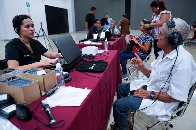 Aparatos-auditivos (1) DIF Yucatán entrega aparatos auditivos gratuitos a personas de 31 municipios
