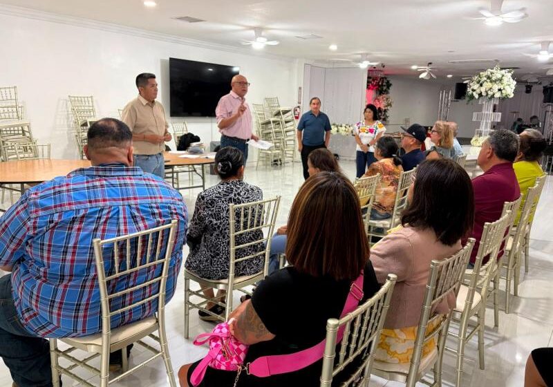 Brindan orientación (1) Brindan orientación gratuita a comunidad yucateca en California