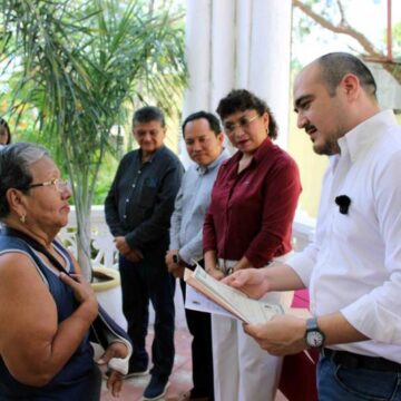 Entrega Consejería Jurídica 17 actas de nacimiento extemporáneas