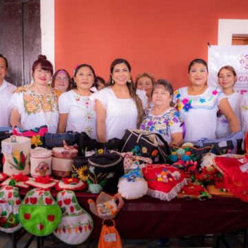 DIF Yucatán reconoce talento y aprendizaje de participantes en talleres comunitarios