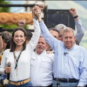 María Corina Machado anuncia su inminente regreso a Venezuela ante el PPE