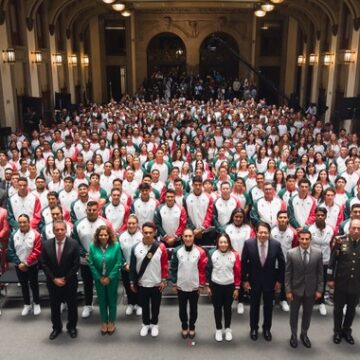 PRESIDENTA CLAUDIA SHEINBAUM ABANDERA A LA DELEGACIÓN MEXICANA QUE PARTICIPARÁ EN LOS JUEGOS CENTROAMERICANOS SANTO DOMINGO 2026