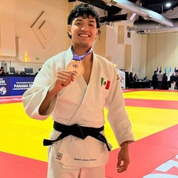 Robin Jara y Paulina Martínez suman medallas para México en JCC