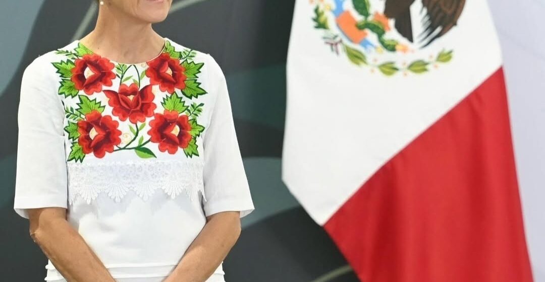 Elegancia y tradición: el vestido que lució Sheinbaum en su gira por Tulum