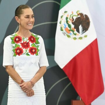 Elegancia y tradición: el vestido que lució Sheinbaum en su gira por Tulum