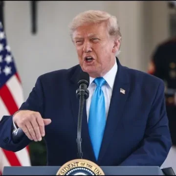 Trump utiliza la crisis migratoria en Ceuta para alertar sobre EE. UU. en 2028