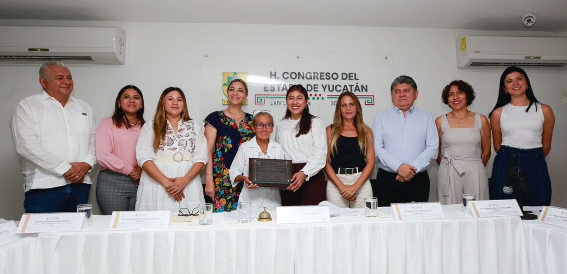 Entrega del Reconocimiento “Refugio Esteves Reyes” 2026