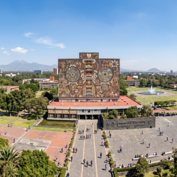 EDIFICIO DE LA UNAM “Aviso a las y los aspirantes seleccionados en el Concurso de Selección Licenciatura 2026: Examen de Control Presencial”