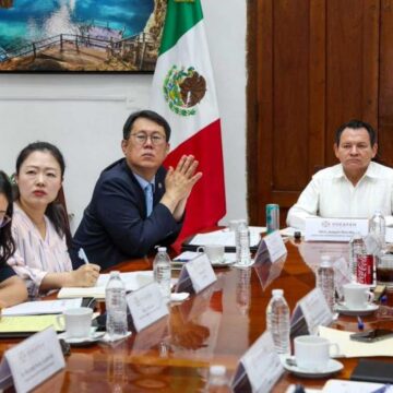 Joaquín Díaz Mena y Jooil Lee durante reunión sobre el Hospital de la Amistad Corea-México (2) Yucatán y Corea modernizarán hospital de la Amistad
