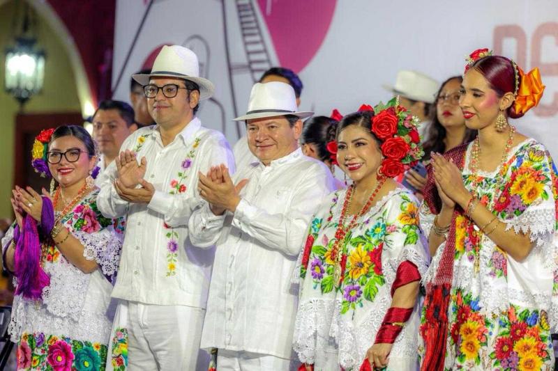 Juventudes celebran cultura y desarrollo (1) Juventudes celebran cultura y desarrollo con el Renacimiento Maya
