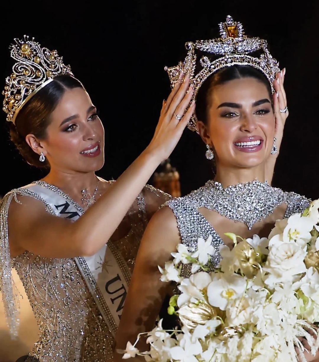 Screenshot_2026-08-30-15-42-46-525_com.android.chrome-edit La tapatía María Vargas (28 años, originaria de Zapopan/Jalisco) es la nueva Miss Universo México 2026.