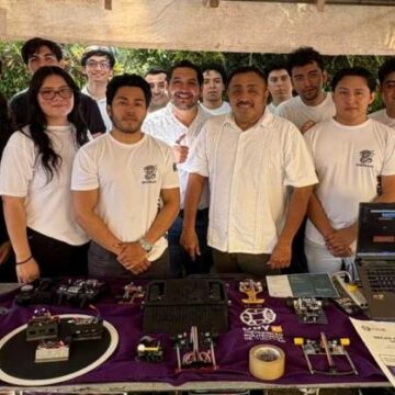UPY lleva demostración de robótica UPY lleva demostración de robótica a familias de Ucú con el equipo RoboKaan