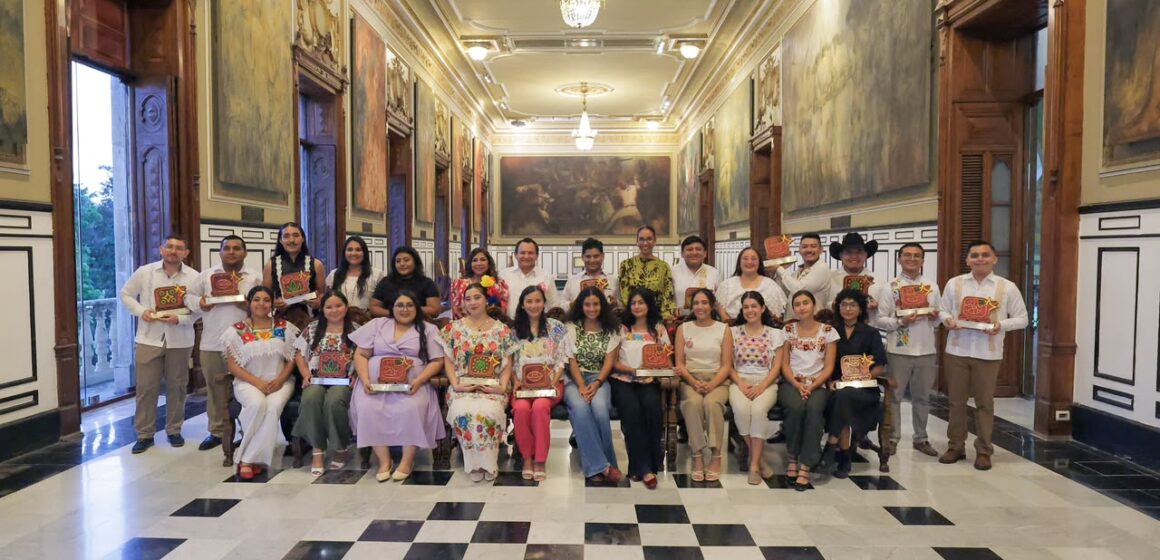Premio estatal a las juventudes