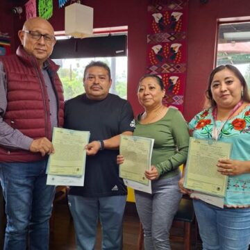 actas de doble nacionalidad (1) Reciben 30 yucatecas y yucatecos en EE. UU. actas de doble nacionalidad