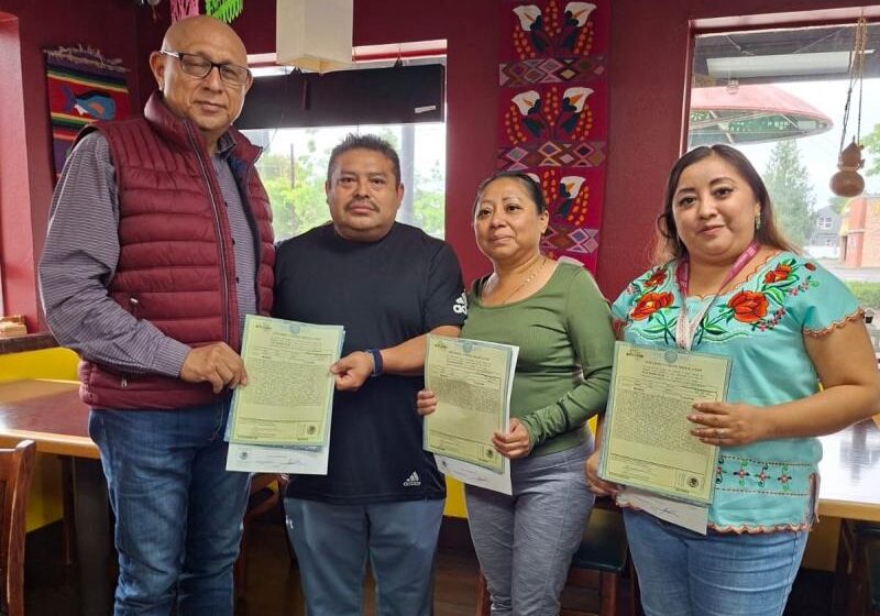actas de doble nacionalidad (1) Reciben 30 yucatecas y yucatecos en EE. UU. actas de doble nacionalidad