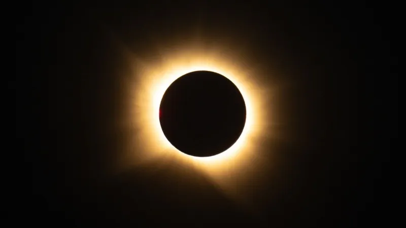 eclipse2 NASA comparte imágenes del eclipse solar visto en España