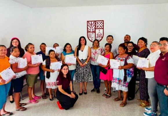 Capacitan en lactancia materna a colaboradoras del DIF Hoctún