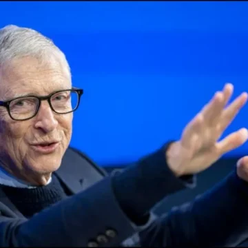Bill Gates critica a Trump por su postura sobre la IA
