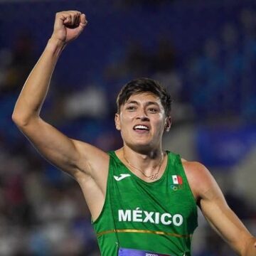 Erick Portillo durante el Mundial Ultimate Budapest 2026 Erick Portillo logra tercer lugar en Mundial Ultimate 2026