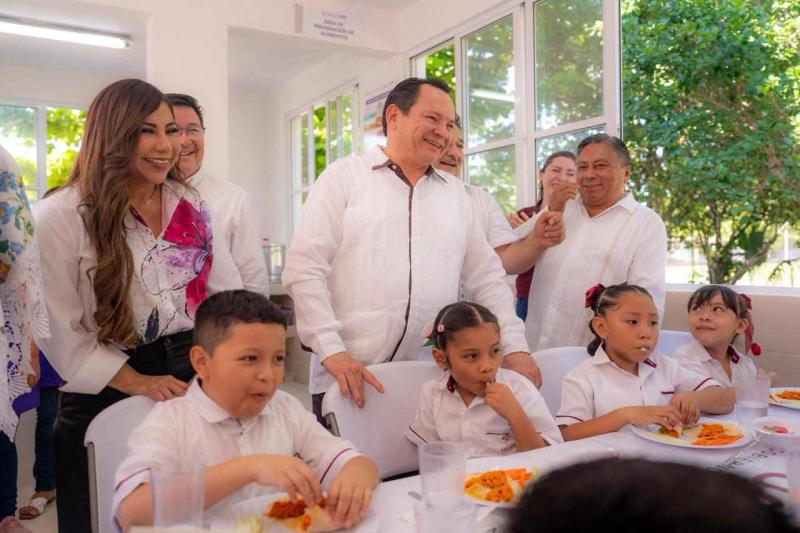 Invierte Renacimiento Maya 1.4 millones de pesos (1) Invierte Renacimiento Maya 1.4 millones de pesos en comedor escolar para Tahmek