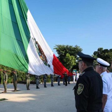 Izamiento de la Bandera Nacional por el Mes de la Patria en Mérida (4) Yucatán inicia festejos por el Mes de la Patria