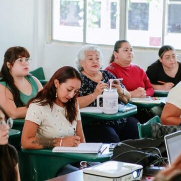 365 yucatecas inician capacitación para concluir bachillerato