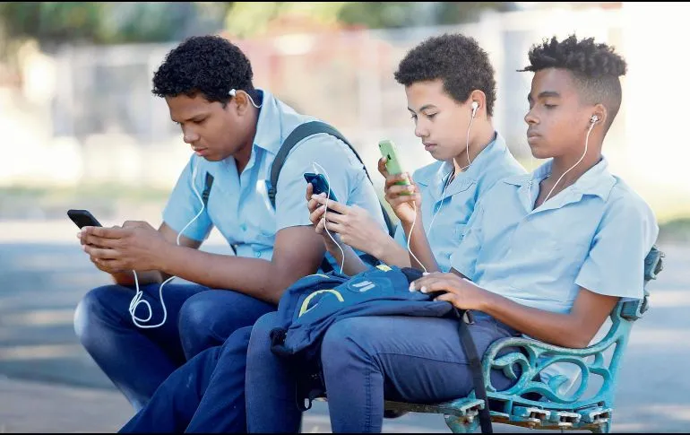SEP prepara reglas para el uso de celulares en escuelas SEP prepara reglas para restringir celulares en escuelas