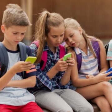 A PARTIR DEL 3 DE NOVIEMBRE ENTRA EN VIGOR REGULACIÓN DEL USO DE CELULARES EN ESCUELAS: PRESIDENTA CLAUDIA SHEINBAUM