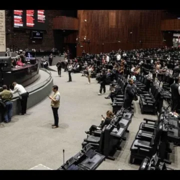 Senado aprueba la Ley Antimemes tras acalorado debate