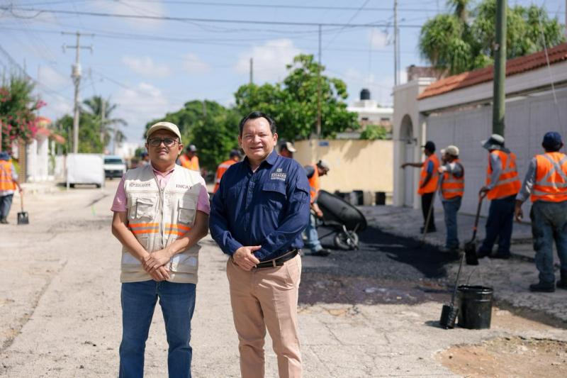 Trabajos de conservación vial en calles de Yucalpetén (1) Yucalpetén mejora sus calles con 143 vialidades intervenidas