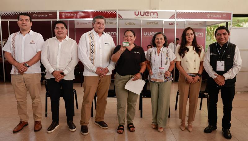 UNI VUEM acerca trámites estatales y federales a universitarios de Yucatán (1) UNI VUEM acerca trámites a universitarios de Yucatán