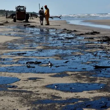 emar activa plan de contingencia por derrame de petróleo en Campeche Semar activa plan de contingencia por derrame en Campeche