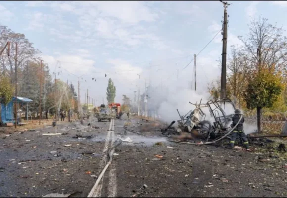 Ataque ruso contra autobús en Ucrania deja 30 muertos
