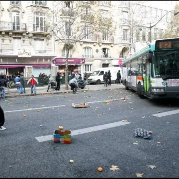 Gobierno de Francia anuncia préstamos sin intereses para comercios afectados por los disturbios Francia ofrece préstamos sin intereses a negocios afectados