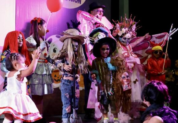 Paseo de los Sustos y Tradición reúne a más de cinco mil personas
