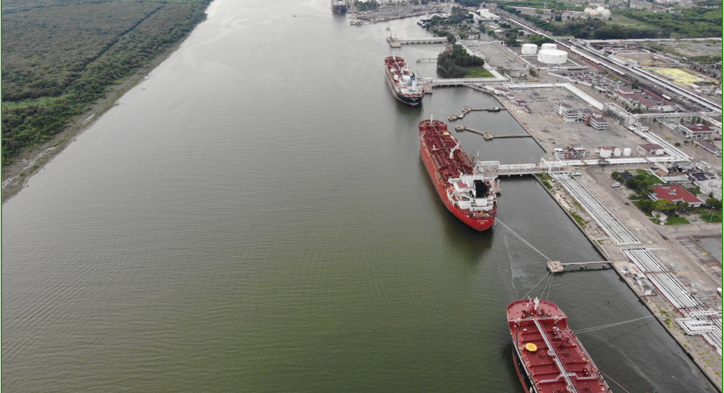 Pemex continúa saneamiento del río Pánuco
